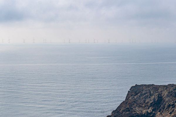 Image of what the Parc Tramuntana wind farm would look like in the Costa Brava (Courtesy of BlueFloat Energy and SENER)